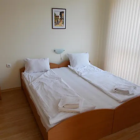 Sunny ساني بيتش