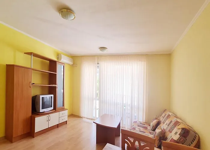 Sunny Apartment *
